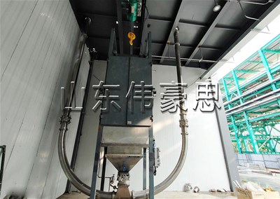 氫氧化鈉噸袋破袋機(jī)，密閉無塵噸包投料站現(xiàn)場(chǎng)